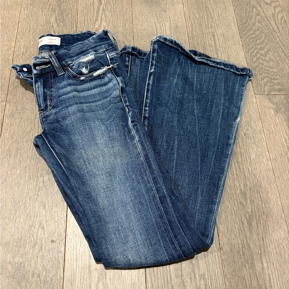 Woman’s BKE Stella Low Rise Slim Fit Flare Jeans 
Size 24 x 32
